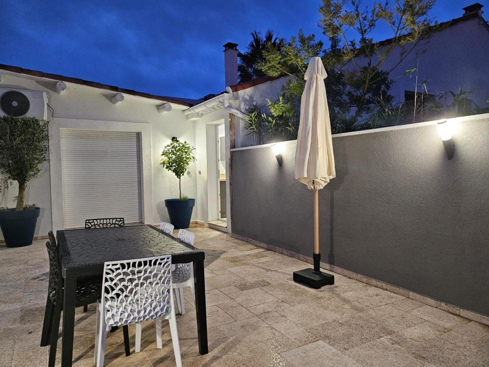 Agreable Logement Avec Terrasse Saint-Victoret Екстер'єр фото